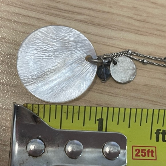 Necklace with Mother of Pearl and Faceted Gemstones - Picture 3 of 6